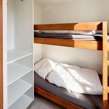 2 Bedroom Beautiful In Feriehus
